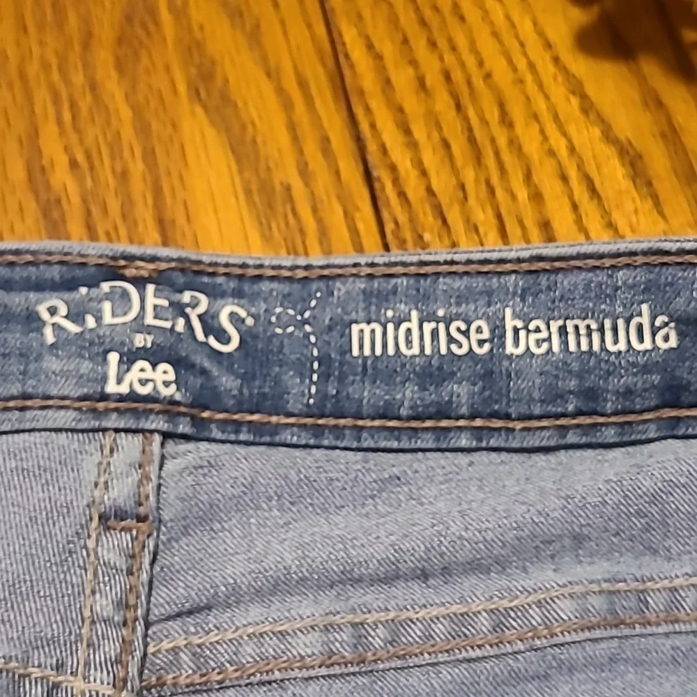 Lee Riders Midrise Denim Shorts - Ladies 10R - Picture 4 of 9